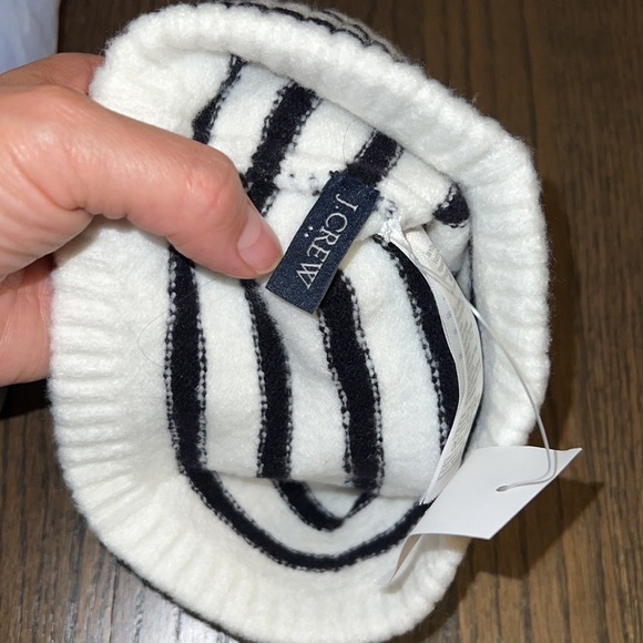 J. Crew Beanie Stripe White Black Hat Super Soft BC299 - Picture 4 of 6